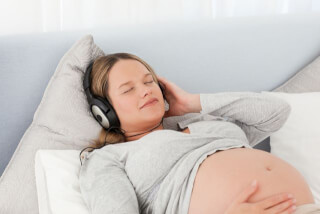 Как музыка и речь влияют на плод в утробе матери